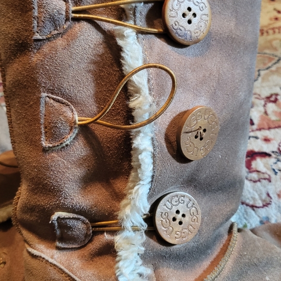 Ugg Boots - Picture 3 of 6
